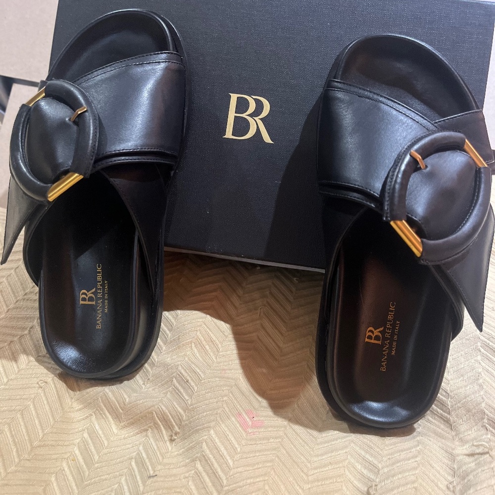 Bananna Republic black slide